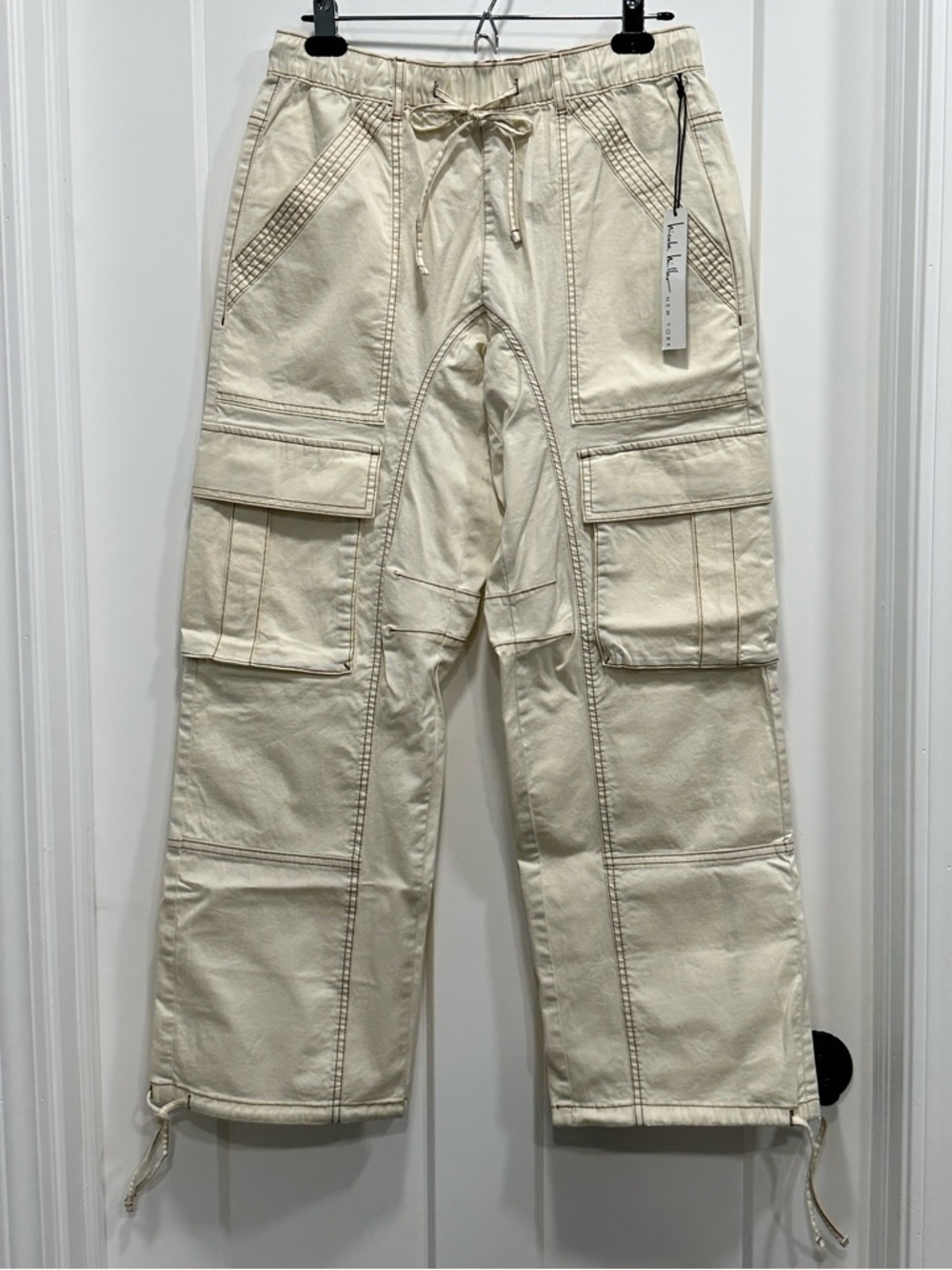 Nicole Miller Women’s Cream Cargo Pants - Size Small